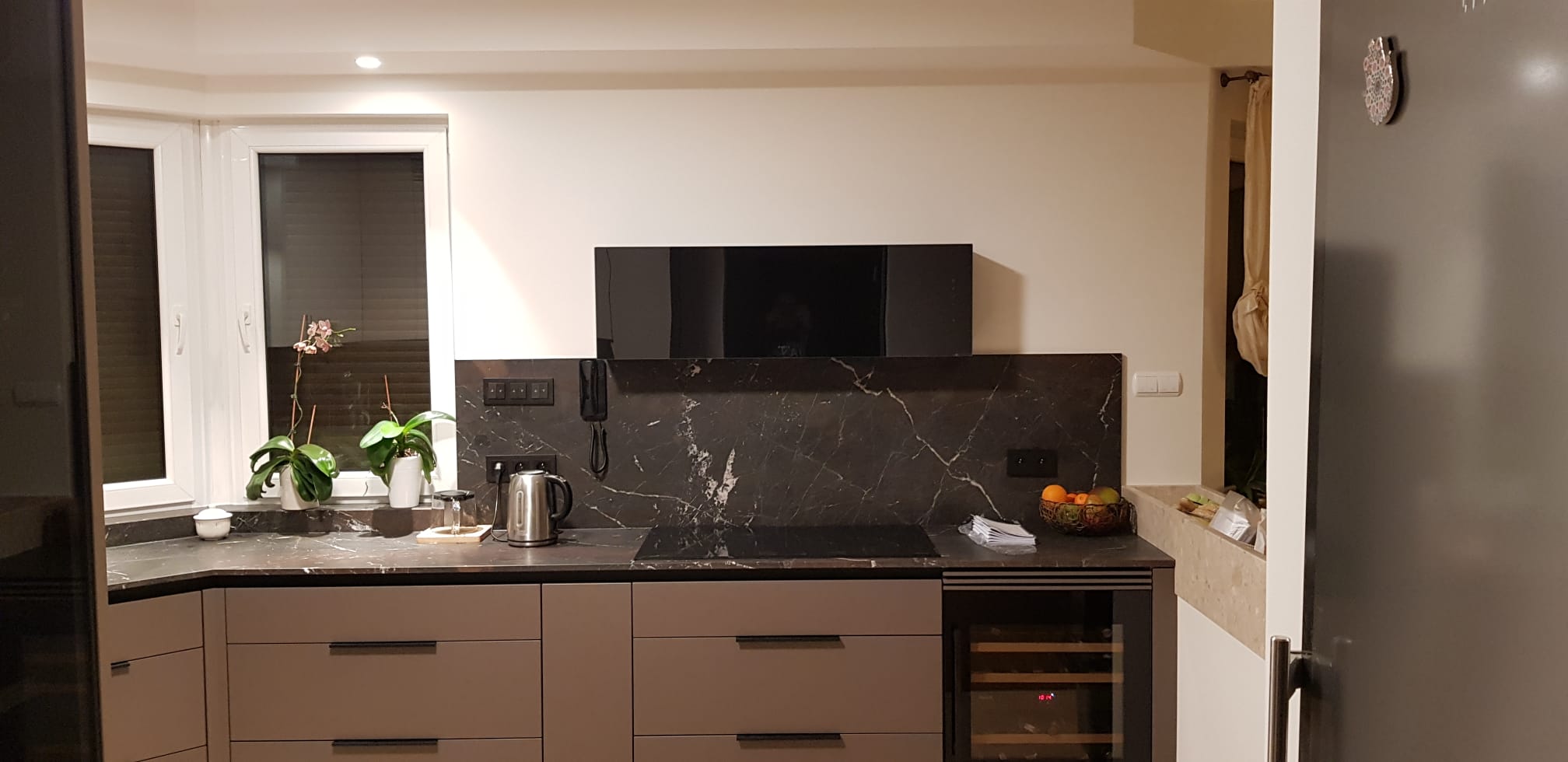 Kuchnia nowoczesna czarna - AiM Remonty