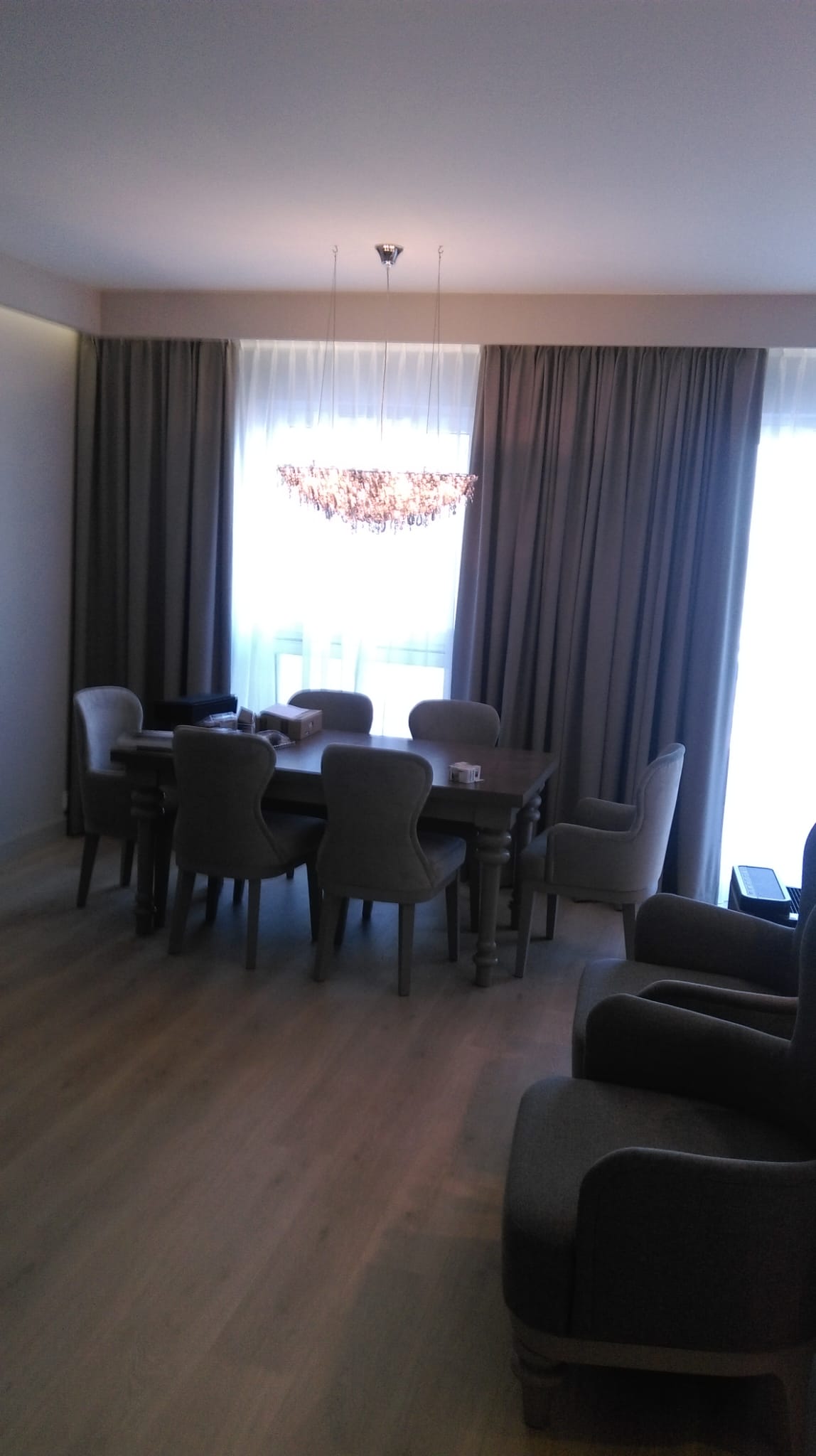 Salon industrialny - beton i cegła - AiM Remonty Śląsk