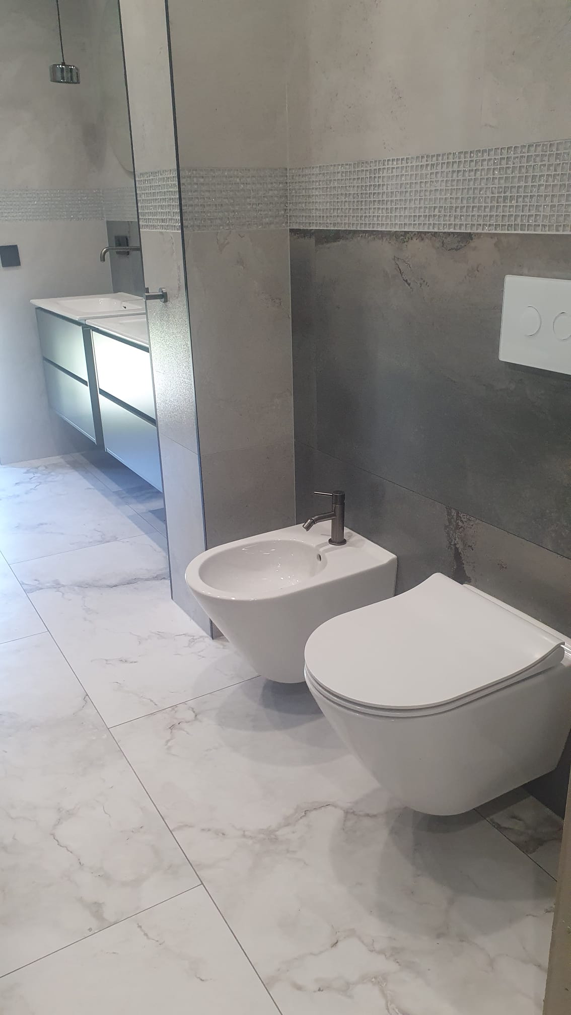 Mała łazienka po remoncie - AiM Remonty Śląsk